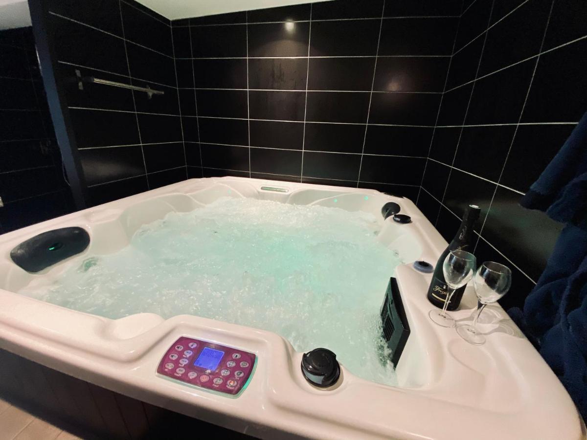 루앙 Escapade Romantique - Jacuzzi Et Parking Prive - 002 아파트 외부 사진