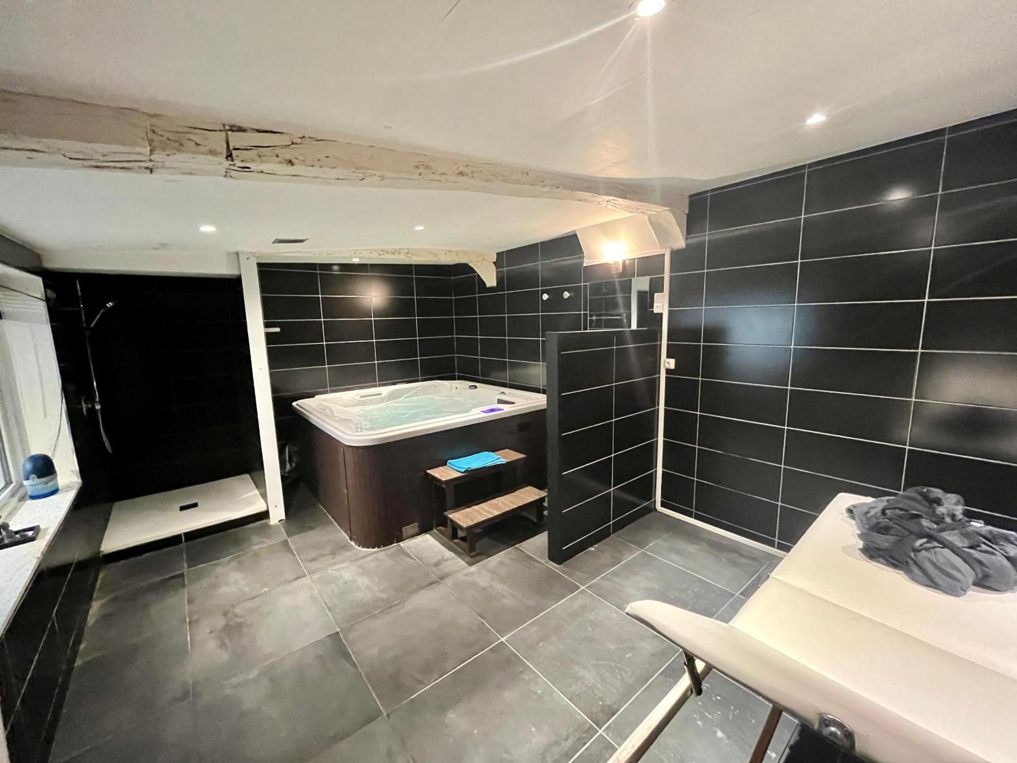 루앙 Escapade Romantique - Jacuzzi Et Parking Prive - 002 아파트 외부 사진